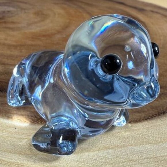 Vintage Oneida Blue Lead Crystal Hand Cut and Hand Blown Seal Sea Lion Figurine - Picture 1 of 11